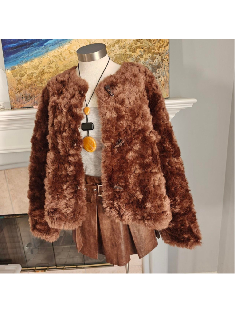Brown faux fur coat
new without tags
bust:24"
length:24"
#fauxfurcoat #winter